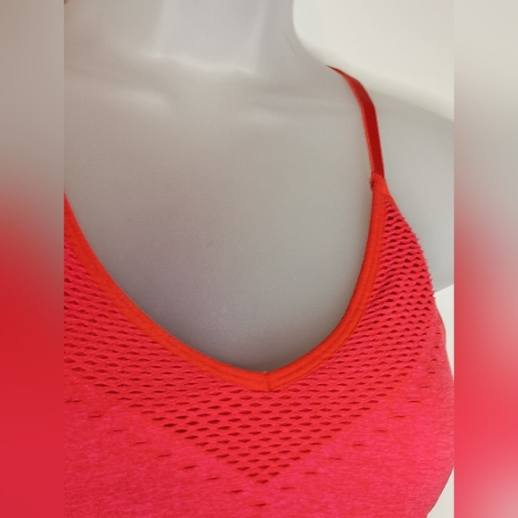 2/$30 Victoria secret active PINK top (#1,053) - Picture 5 of 7